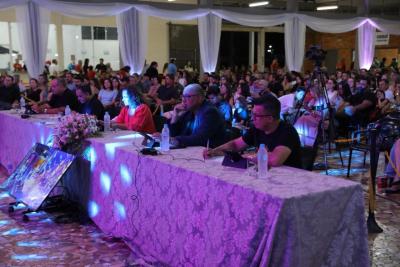 Primeira noite da grande final do IV Canta Cantu lota o Pavilhão da Paróquia Sant'Ana e emociona Laranjeiras do Sul